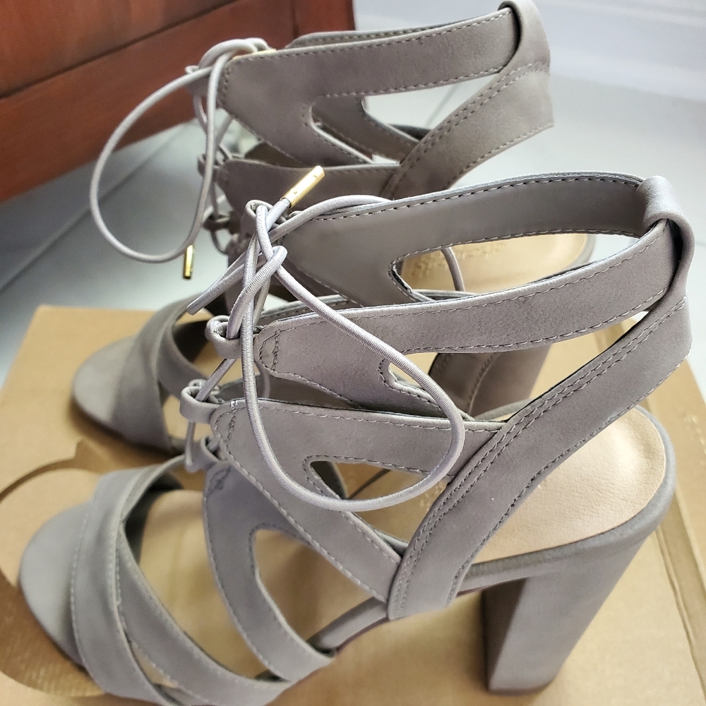 Gray Sandles
